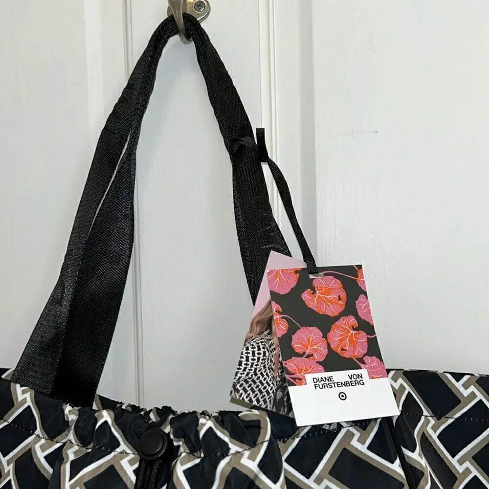 DVF Ltd Ed. Neutral Geometric Tote 👜 Bag security zippers iPad padded middle.